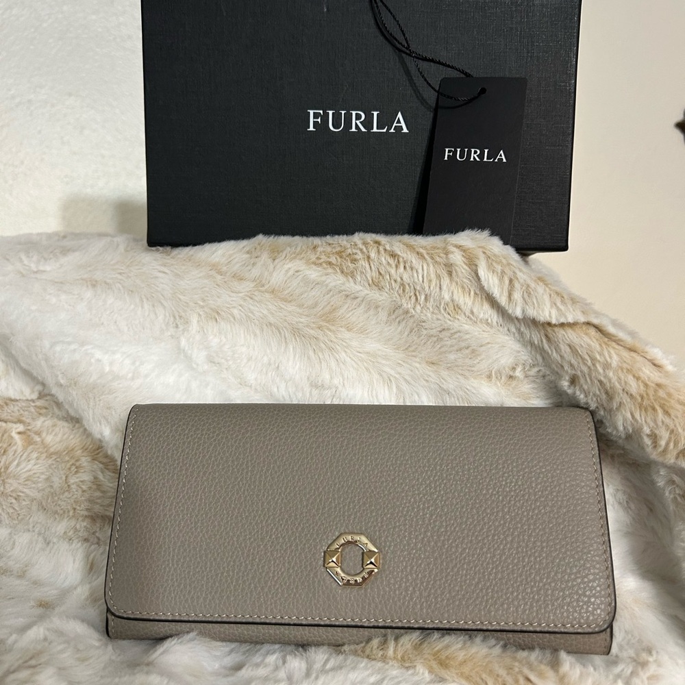 NIB Furla Gray Leather Women’s Wallet with Gold Hardware